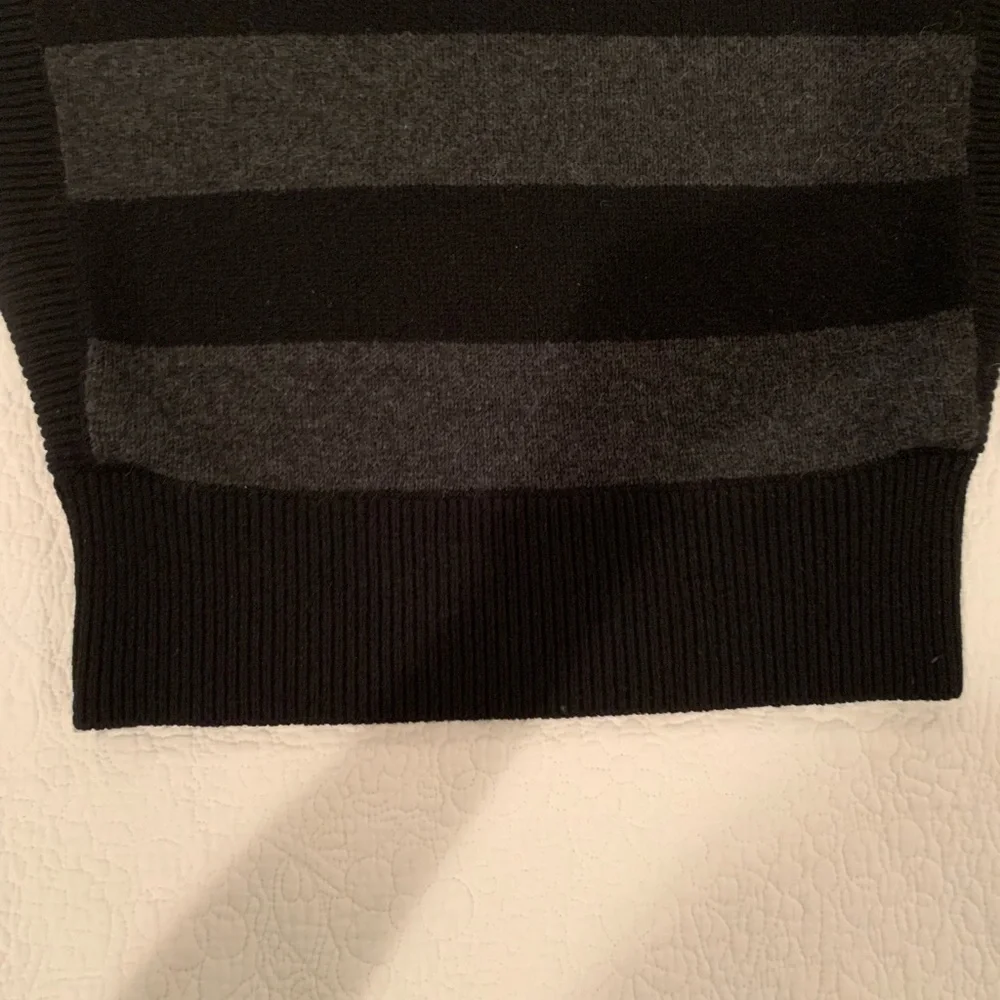 Vince Black and Grey Stripe Vest wool & cashmere - Picture 5 of 5